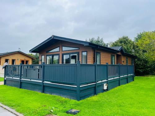 Malton House | Blue Bell Lodge with Hot Tub Malton