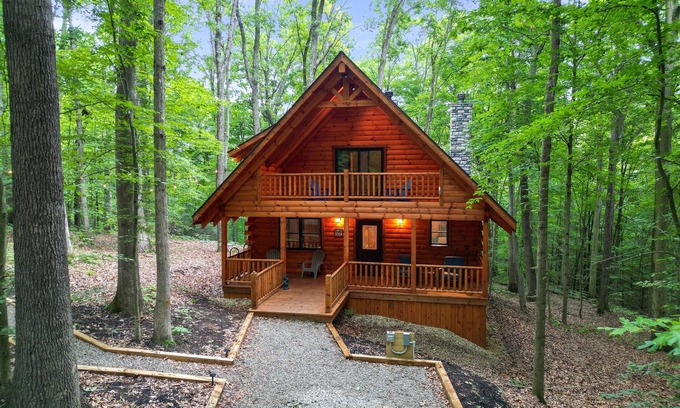 Logan Cabin | Blue Bird | Luxury Cabin in the Woods