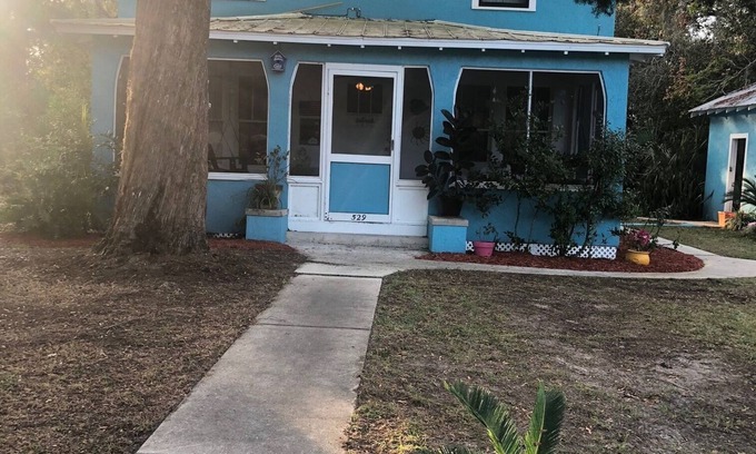 Orange City House | Blue Breeze Manor 4 Bedroom House near Daytona Beach , Disney, Blue Springs Park