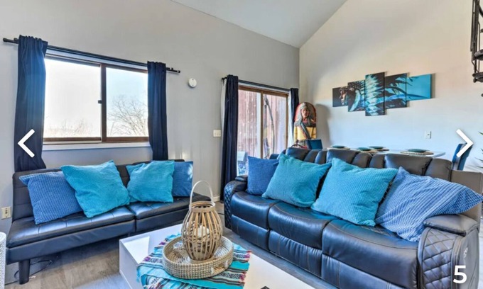 Vernon Condo | Blue Cactus