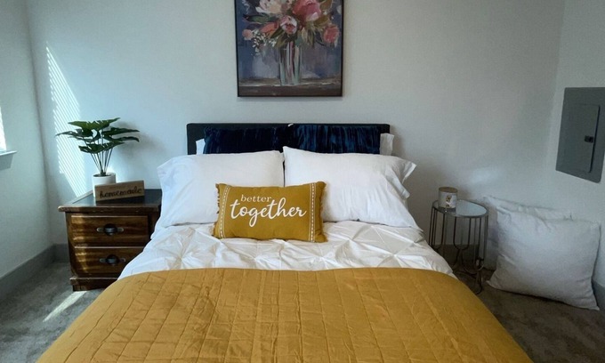 Cabbagetown Apartment | Blue Cove on the Beltline - 5 min from PCM!