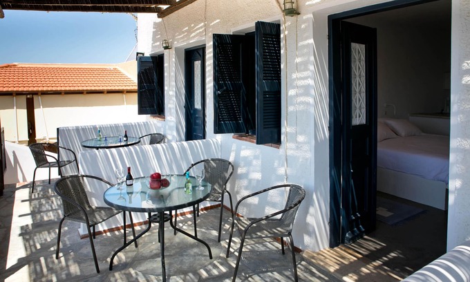 Kamari Apartment | BLUE DAWN JUNIOR LUXURY SUITE