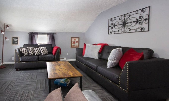 Massillon Apartment | Blue Door Apartment - No Cleaning Fees
