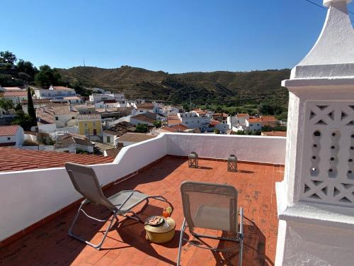 Fonte do Penedo House | Blue Dragon River House