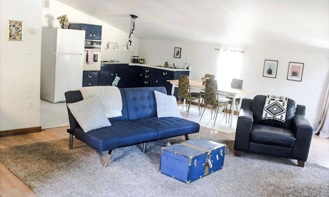 Ottumwa House | Blue Fern Hotel - Nestled Away Loft Space