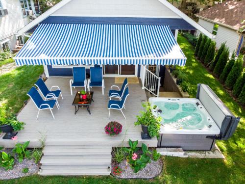 Tichigan Villa | Blue Fish Cottage