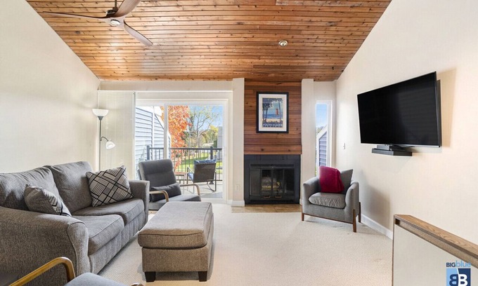 South Haven Condo | Blue Haven North Side: Close to everything!
