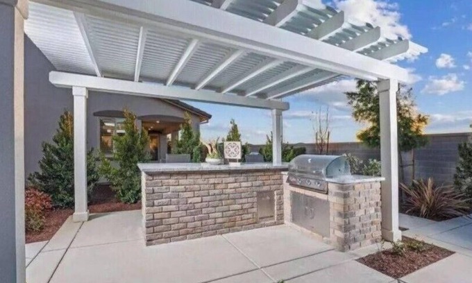 Roseville Villa | Blue Heaven