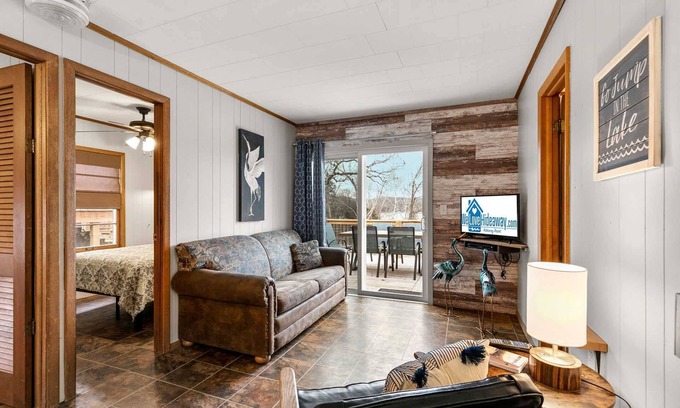 Jenkins Cabin | Blue Heron Cabin - Bring Your Boat, Enjoy The Swim Dock, Kayaks, Pool, and Views! | 8