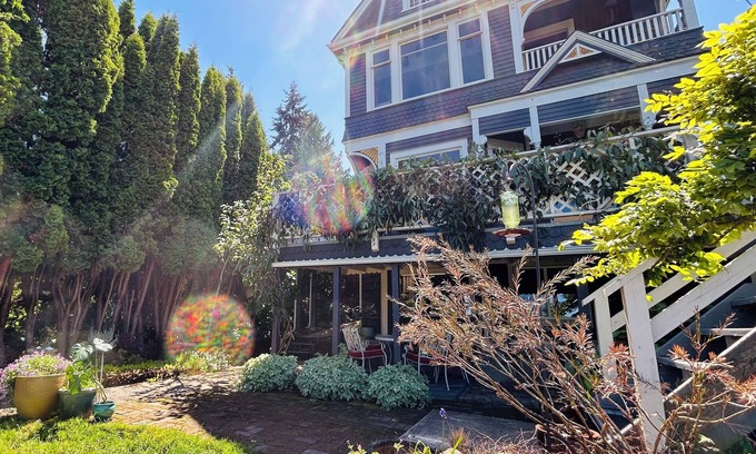 Columbia City Apartment | Blue Heron Manor: Historic charm centrally located
