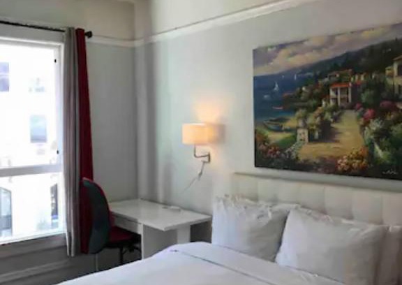 Theater District House | Blue Hotel