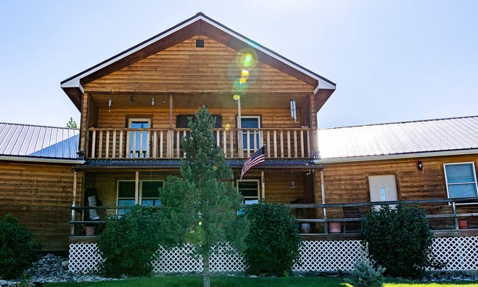 Crawford Apartment | Blue Jay Inn Getaway with amazing views and wildlife