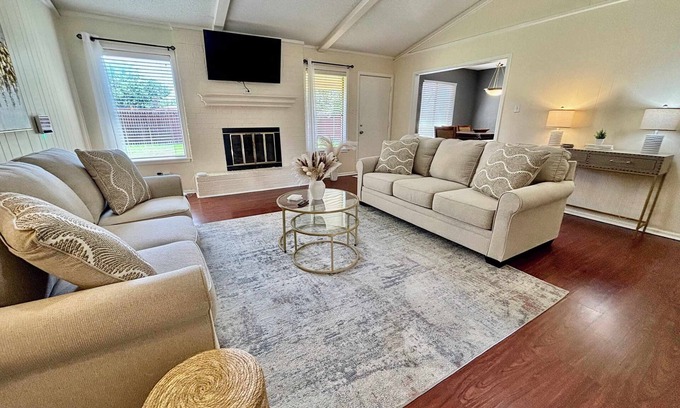 Lubbock House | Blue Jay's Magnolia - 3BR 2BA - Family Friendly