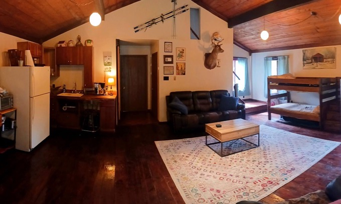 Queen House | Blue Knob Adventure Townhouse Hike, Bike & Ski