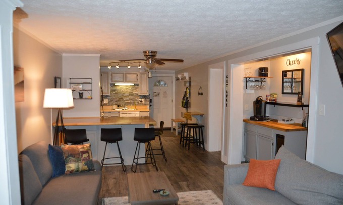 Claysburg Condo | Blue Knob! Get-Away Chalet: King bed/2BR/2BA Hot tub/Pool/Sauna/Golf/Bike/AC