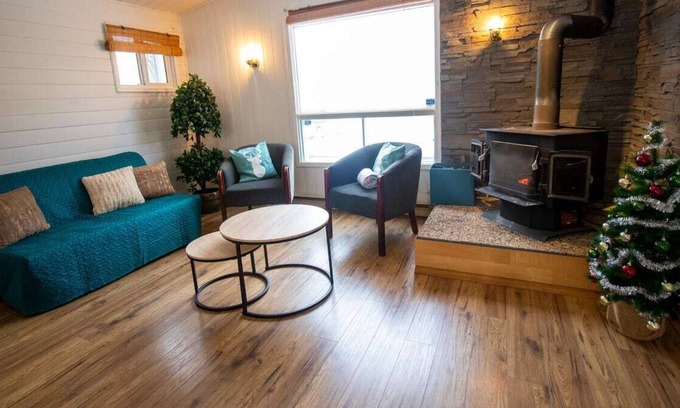 Hillside Beach House | Blue Lagoon cabin(dry sauna)
