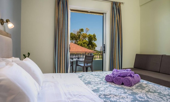 Psarou Hotel | Blue Lagoon