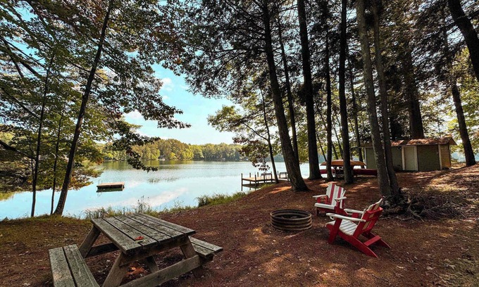 Minocqua House | Blue Lake Cottage - Pet Friendly Rental