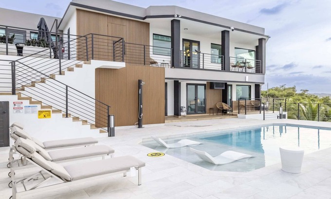 Yeguada Villa | Blue Malibu Luxury Villa in Camuy