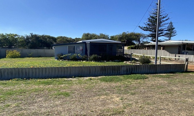 Jurien Bay House | Blue Marlin - Gorgeous beach cottage home