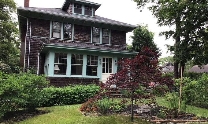 Woods Hole House | Blue Moon Garden