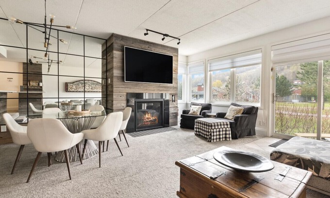 The Blue Mountains Condo | Blue Mountain Ski In/Out, 2 Bedroom, Sleeps 8 - Cachet Crossing
