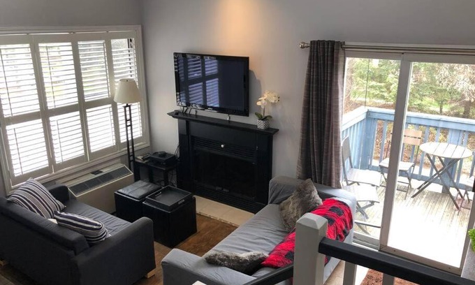 Craigleith House | Blue Mountain Escape, WIFI, Base of North lift
