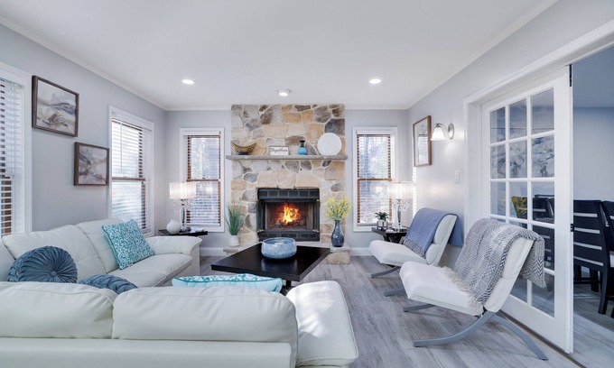 East Stroudsburg House | Blue Mountain Lake Retreat: Pool, Hot Tub, Lake
