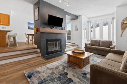 The Blue Mountains House | Blue Mountain Ski In Ski Out Resort Condo 2 Level