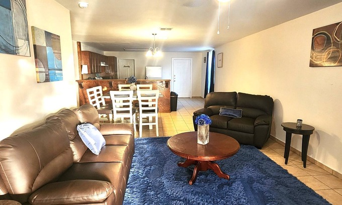 Edinburg House | Blue Oasis: Central Escape