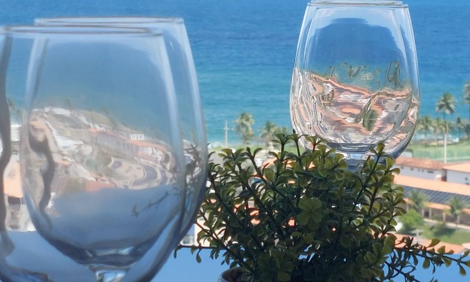 Rio Vermelho Apartment | BLUE OASIS: Sea View in Vibrant Rio Vermelho!