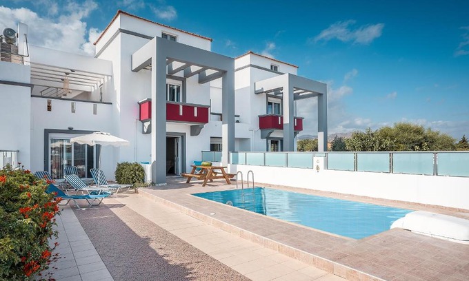 Gennadi Villa | Blue Pearl