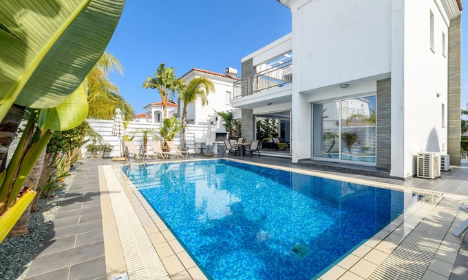 Pernera Villa | Blue Pelagos Villa - Charming Pernera Getaway