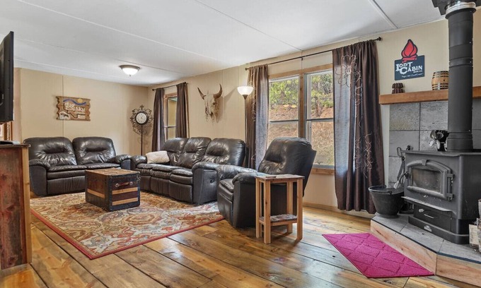 Lead Apartment | Blue Pine Retreat! Hot Tub! Pet-friendly! Views!