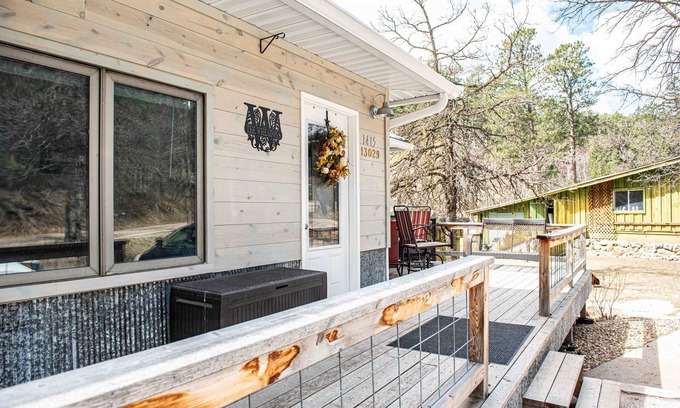 Keystone Apartment | Blue Pine Suite near Mt. Rushmore. Clean and spacious 2 bed/2bath apartment