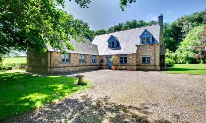 Waren Mill House | Blue Poppy House