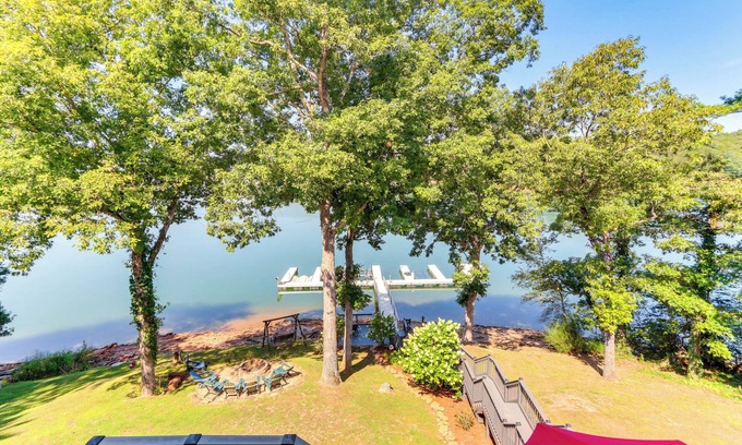 Morganton House | Blue Ridge Lake Townhome ~ 7 Mi to Scenic Railway!