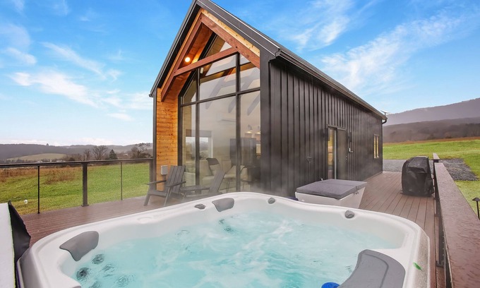 Shenandoah Cabin | Blue Ridge Mini Lux Retreat 1 w/HOT TUB + Sauna