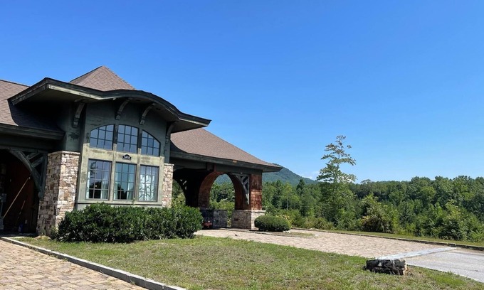 Union Mills Cottage | Blue Ridge Mountain Cottage Hot tub, Near Asheville/Charlotte, Great View