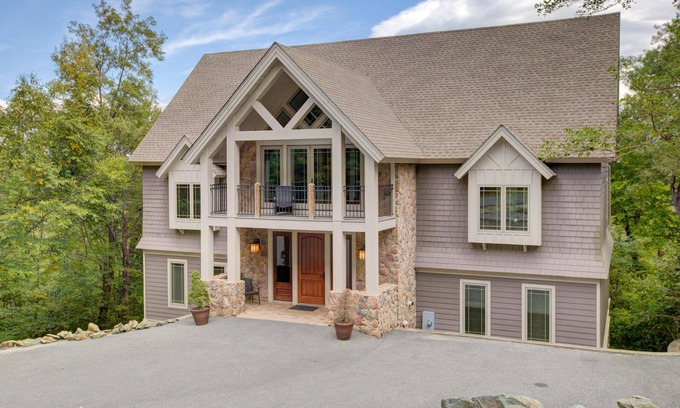 Chestnut Springs House | Blue Ridge Retreat with Wintergreen Advantage