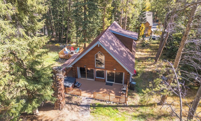 Sunny Slope Cabin | Blue River Basecamp - Brand New Hot Tub! Close to Ski Slopes, Downtown, & More!
