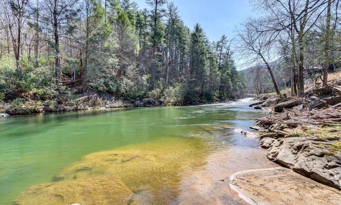 Blue Ridge Cabin | Blue River Charming cabin with its own beach, Blue Ridge.