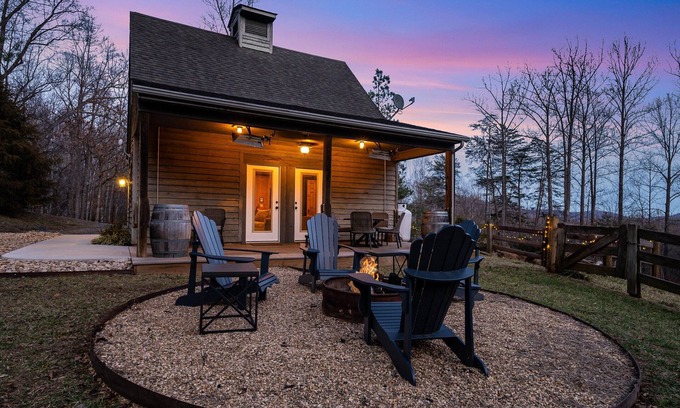 Nellysford House | Blue's Barn: Central to Wineries & Breweries