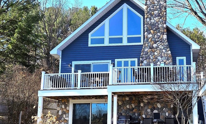 Alden House | Blue Sky Clam Cottage