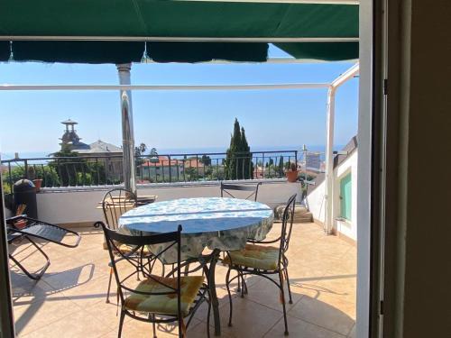 Oneglia Apartment | Blue Sky