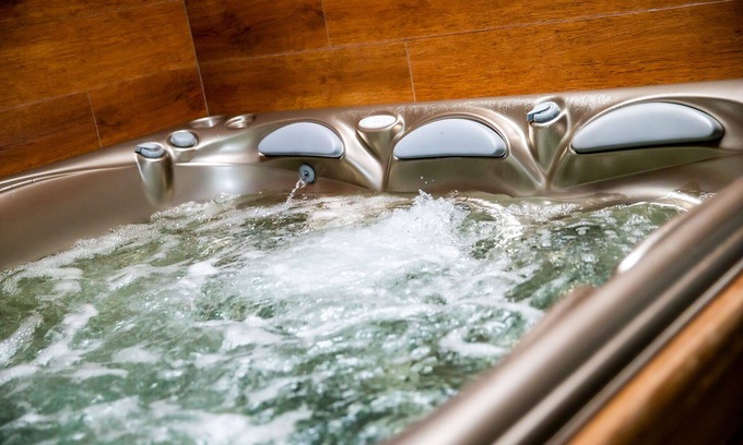 Saint-Wambert-des-Trois-Vallees Bed & Breakfast | BLUE SPA Suite 2 pers JACCUZZI AND PRIVATE HAMMAM, breakfasts and SPA access