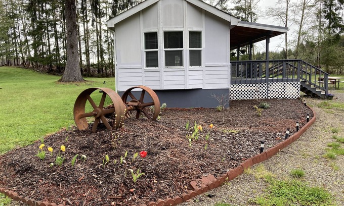 Forks House | Blue Spruce Meadow: Comfortable, Private, Cozy and just 7 miles from 2 beaches