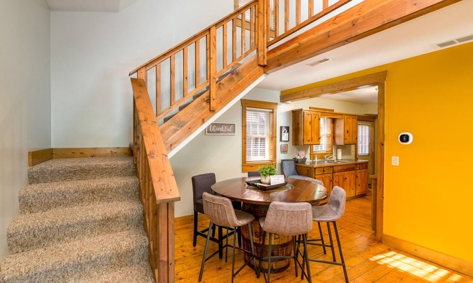 Millersburg Cabin | Blue Spruce . Trailside Lodging