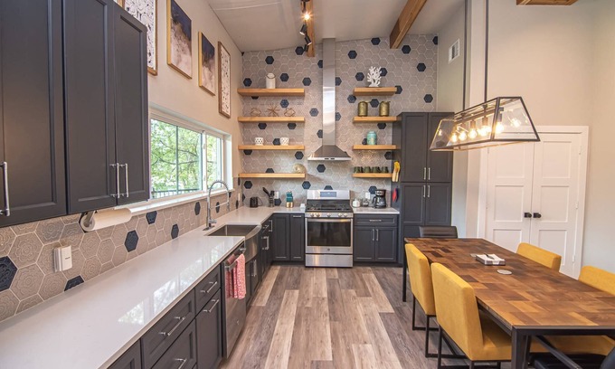 Morgan Apartment | Blue Star Bungalow at Lake Whitney: Pet-Friendly Secluded Lake Retreat, Wrap Around Deck & Fire Pit