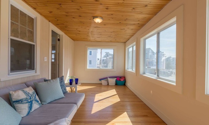 Salisbury Apartment | Blue Star